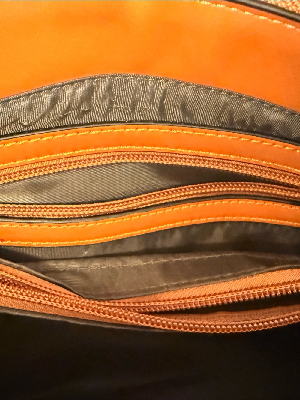 Snake Pattern Medium Handbag - Picture 7 of 8